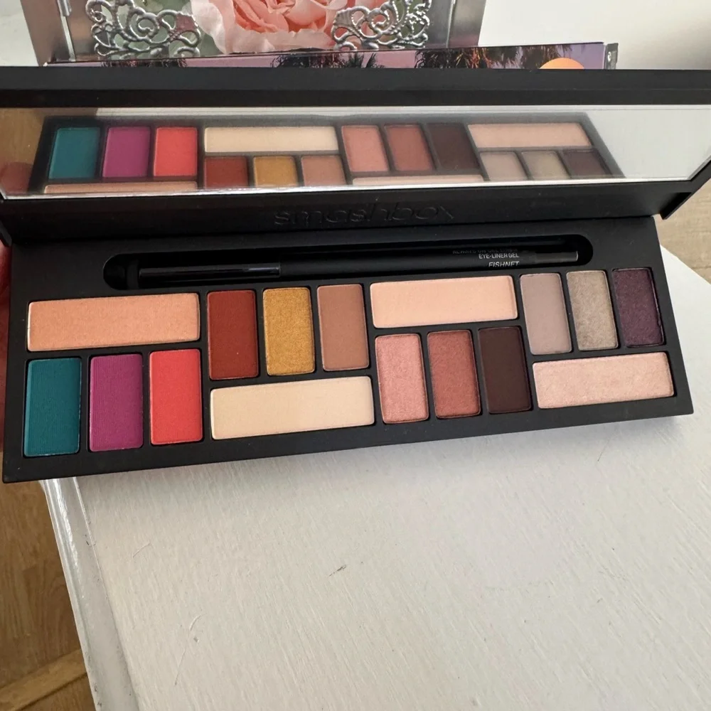 Smashbox L.A. Cover Shot Eye Palette With Full Size Liner